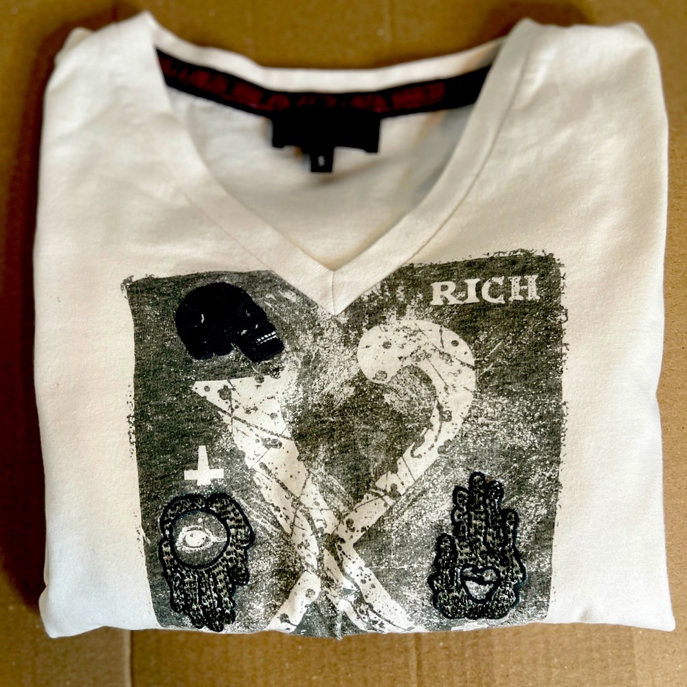 RICHMOND X Men’s Long Sleeve V-Neck T-shirt (White w/ Graphic)